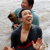 Hậu trường phim - Trấn Thành làm “lộ” nhiều cảnh phim Tết