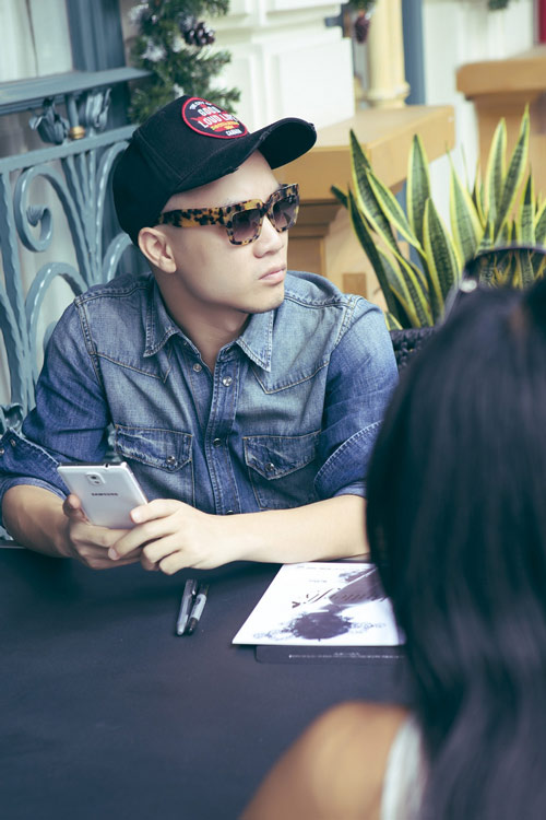 Ngô Mỹ Uyên về Việt Nam làm MC - 7