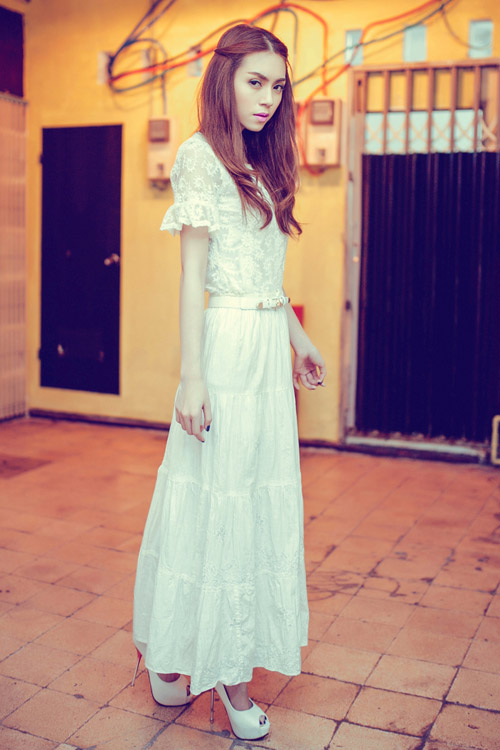 Thiếu nữ quyến rũ với sắc trắng kinh điển - 15