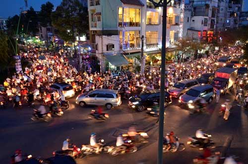 TPHCM: Kẹt xe kinh hoàng, đi 3 giờ chưa tới nhà - 11