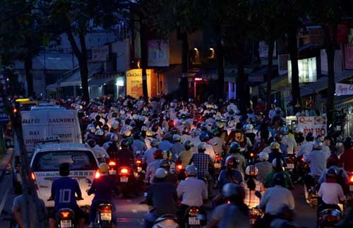 TPHCM: Kẹt xe kinh hoàng, đi 3 giờ chưa tới nhà - 6