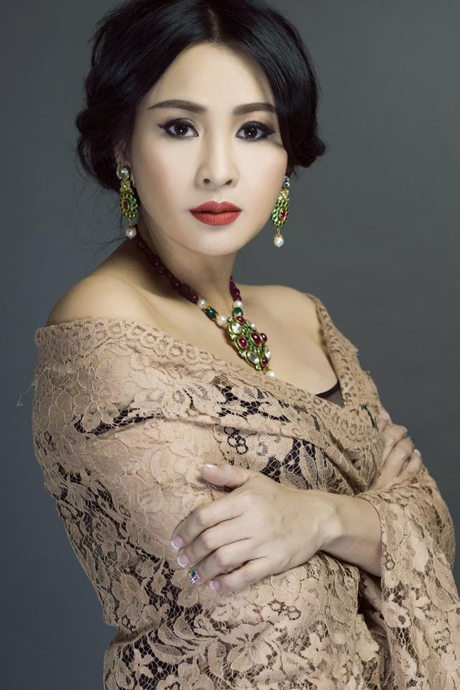 Diva Thanh Lam kiêu sa và quyến rũ trong bộ ảnh nhằm quảng bá cho dự án âm nhạc mới nhất của mình
