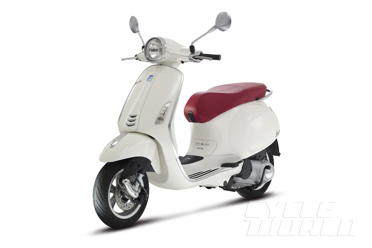 Cận cảnh chiếc Vespa Primavera mới - 19