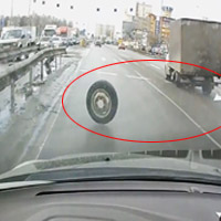 Video Clip Cười - Những va chạm ô tô vô lý nhất – p5