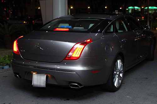 Hà Tăng được em chồng tháp tùng dự tiệc - 2