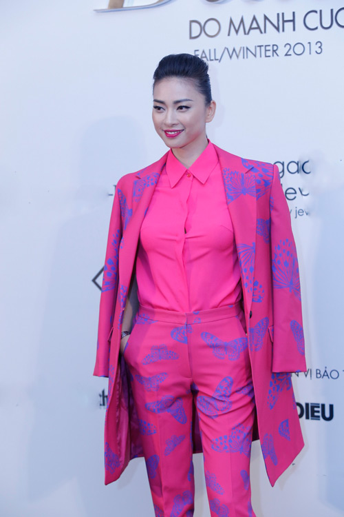 Hà Tăng được em chồng tháp tùng dự tiệc - 9