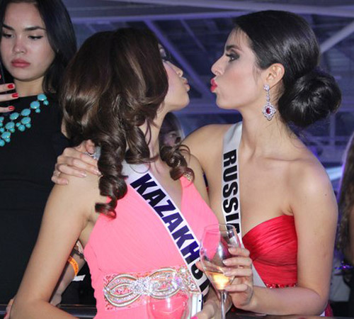 Hoa hậu Nga bị loại vì nụ hôn đồng giới? - 1