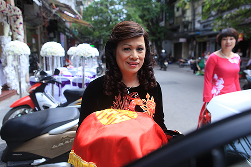 Thủy Anh liên tục hôn Đăng Khôi trong lễ cưới - 6