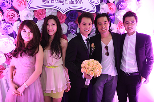 Thủy Anh liên tục hôn Đăng Khôi trong lễ cưới - 9