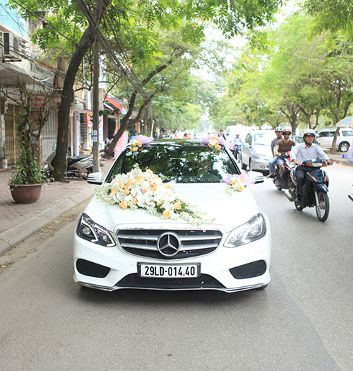 Thủy Anh liên tục hôn Đăng Khôi trong lễ cưới - 3