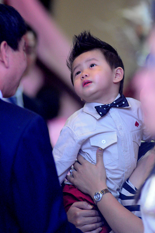 Thủy Anh liên tục hôn Đăng Khôi trong lễ cưới - 13