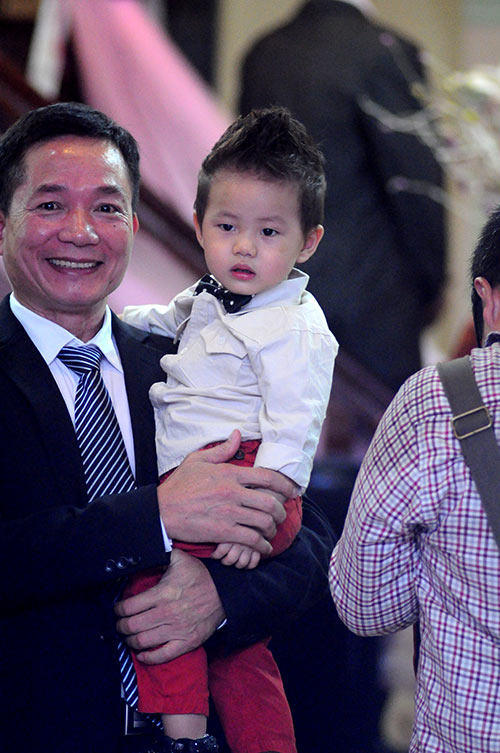 Thủy Anh liên tục hôn Đăng Khôi trong lễ cưới - 14