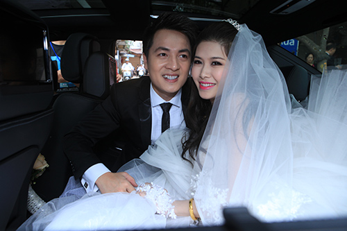 Thủy Anh liên tục hôn Đăng Khôi trong lễ cưới - 12