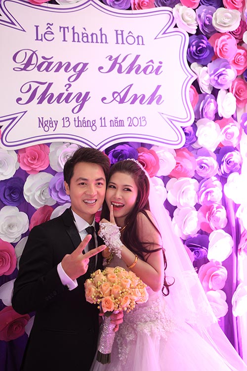 Thủy Anh liên tục hôn Đăng Khôi trong lễ cưới - 3