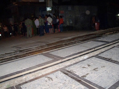 "Tài xế cố tình lao qua khi tàu đến rất gần" - 2