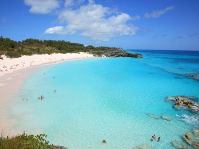 Paget cũng là thành phố thuộc Bermuda nằm trong danh sách này. Paget là một chuỗi các hòn đảo tạo nên Bermuda. Chi phí một đêm tại đây vào khoảng 374$ (tương đương 7,8 triệu đồng).
