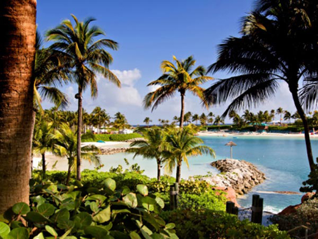 Đảo Thiên đường ở Bahamas. Chi phí cho một đêm ở lại với hòn đảo tuyệt đẹp này vào khoảng 436$ ( tương đương 9,2 triệu đồng). Nữ ca sĩ nổi tiếng Taylor Swift cũng từng chọn hòn đảo này làm nơi nghỉ dưỡng cho kỳ nghỉ của mình.
