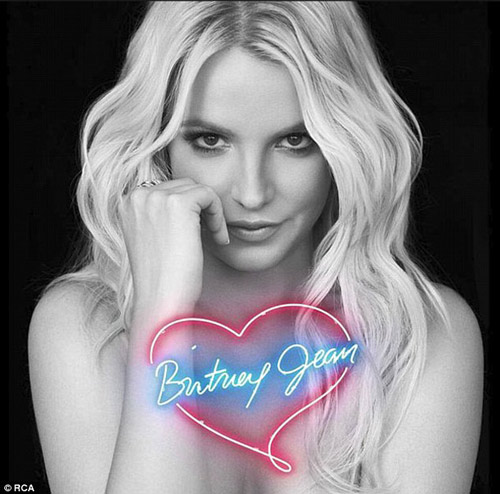 Fan tố Britney Spears lười hát trong album mới - 1