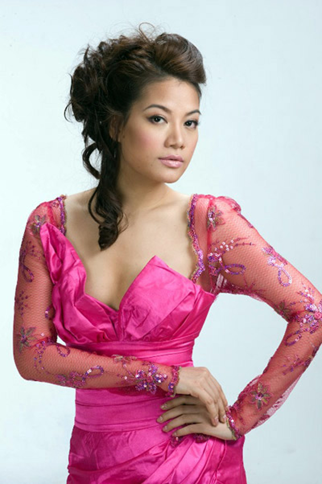 Nhờ danh hiệu Người đẹp Noel (1992), Trương Ngọc Ánh sớm phát triển sự nghiệp người mẫu.
