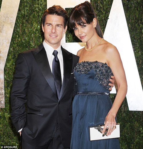 Katie Holmes "đá xéo" Tom Cruise - 1