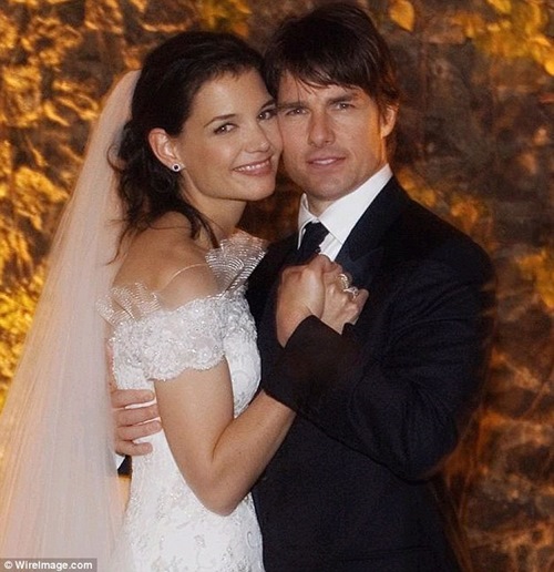 Katie Holmes "đá xéo" Tom Cruise - 3