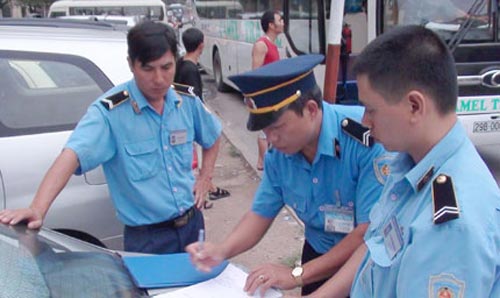 Mua vé tàu, xe Tết cũng cần chứng minh nhân dân - 2