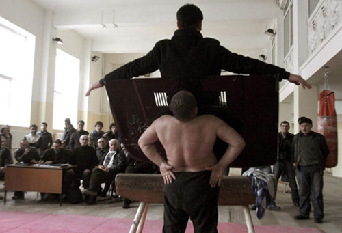 Kỳ lạ với những "người nam châm" - 5