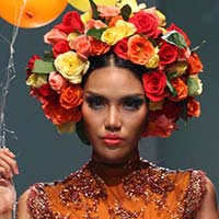 Xu hướng thời trang - Lan Khuê đội hoa rực rỡ trên sàn diễn