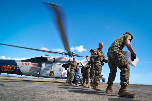 Quân đội Mỹ chi 20 triệu USD cứu trợ Philippines - 2