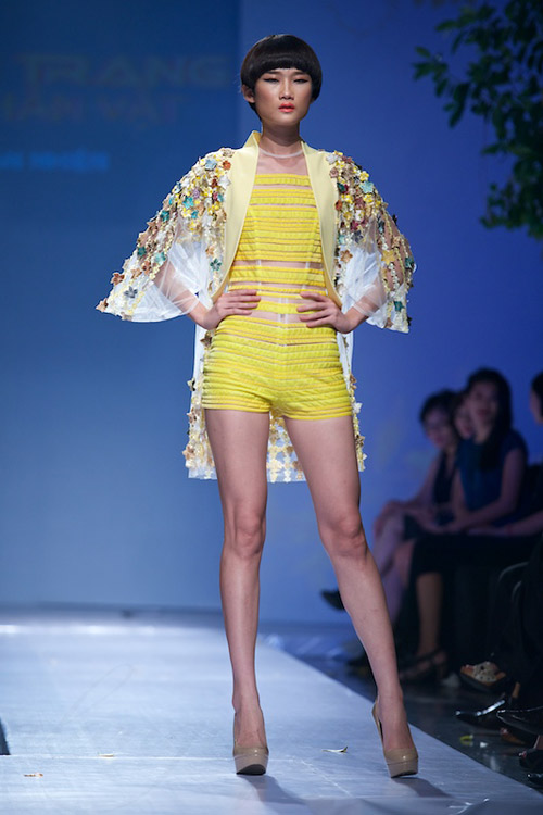 Trang Phạm thu hút với váy hở táo bạo - 17