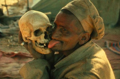 Những nghi thức “chết người” vẫn tồn tại - 3