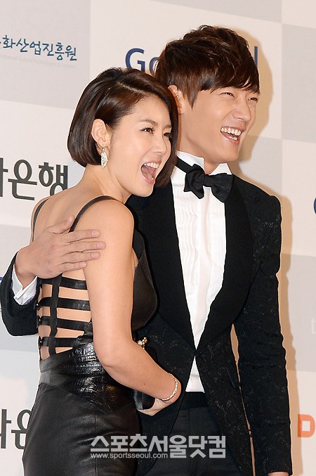 Song Hye Kyo "đánh bật" siêu vòng 1 - 14