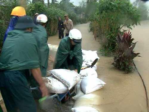 Lũ dồn lũ dập miền Trung, 9 người thương vong - 16