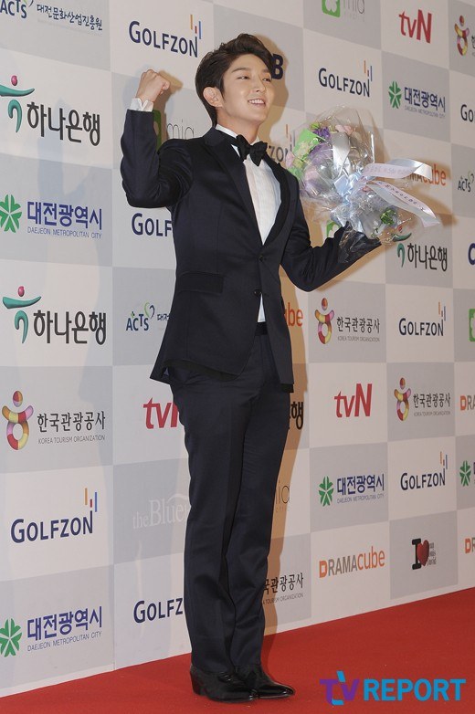 Song Hye Kyo "đánh bật" siêu vòng 1 - 18