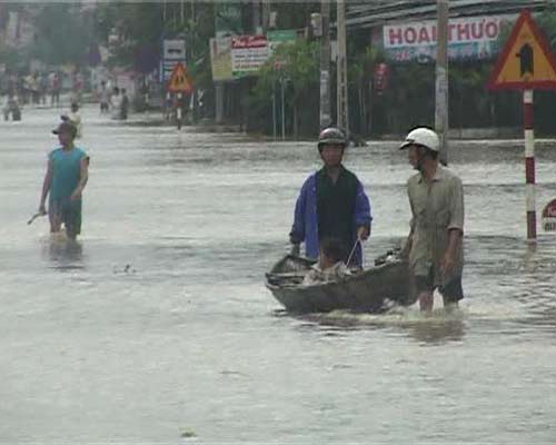 Quảng Ngãi: 7 người chết, 3 mất tích do lũ - 5