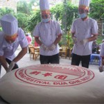 Chiếc bánh Pía nặng 306kg