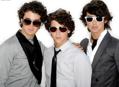 Những bộ 3 ruột thịt gây sốt showbiz - 11