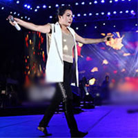 Ngôi sao điện ảnh - Phương Thanh chân trần quậy cùng rock fan