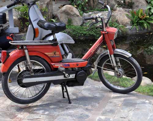Cận cảnh những món ve chai ngàn đô giữa SG - 21
