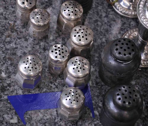 Cận cảnh những món ve chai ngàn đô giữa SG - 9