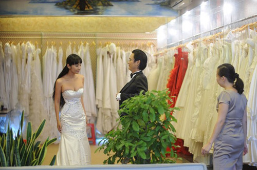 "Nữ hoàng scandal" Lê Kiều Như thử váy cưới - 4