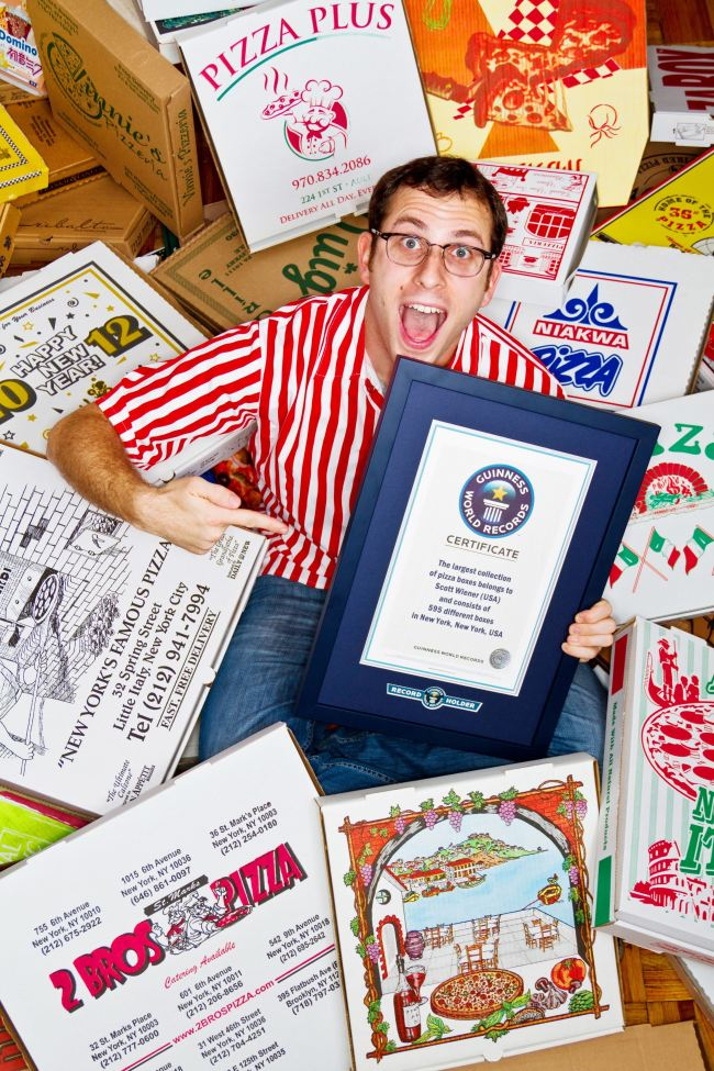 Người đàn ông lập kỷ lục vì ăn nhiều bánh pizza
