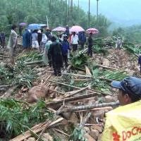 Tin tức trong ngày - 2 vợ chồng bị núi chôn vùi: Tìm thấy một thi thể