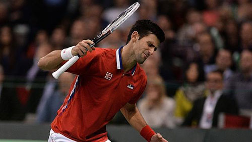 Djokovic tìm hưng phấn nhờ... đập vợt - 1