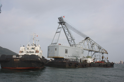 Di dời container trên tàu chìm, bốc cháy - 2