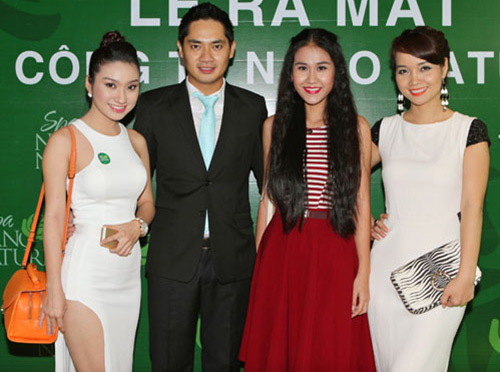 "Gái 2 con" Ốc Thanh Vân ngày càng quyến rũ - 1