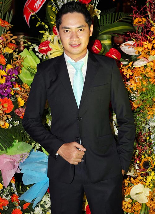 "Gái 2 con" Ốc Thanh Vân ngày càng quyến rũ - 4