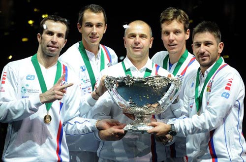 Tennis 24/7: Một Djokovic không đánh bại CH Czech - 2