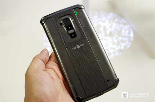 Điện thoại cong LG G Flex khoe giao diện “độc” - 9