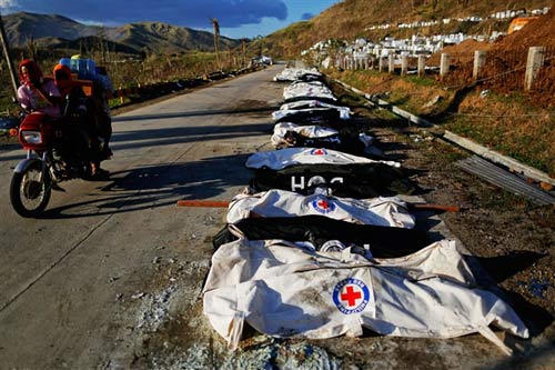 Philippines: Hỗn loạn đếm xác sau siêu bão - 2